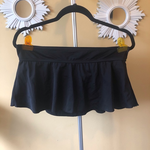 Bathing suit bottoms skirt with built in undies - Picture 1 of 2